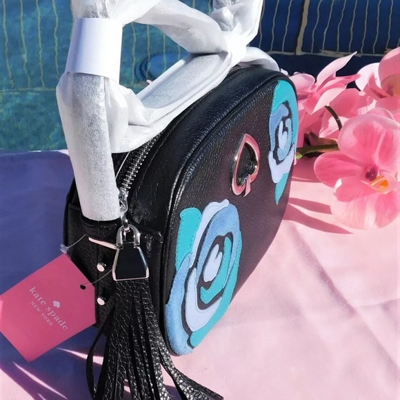 Kate Spadde Kourtney Floral Applique Camera Bag - Picture 7 of 8